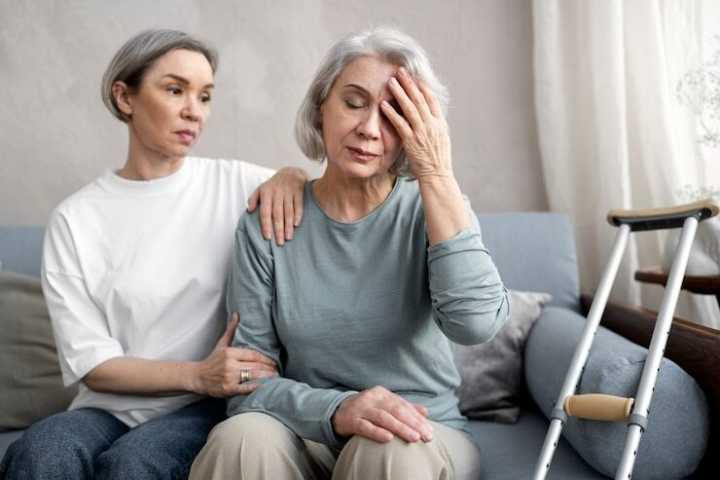 Mengapa Penyakit Tertentu Lebih Berisiko Pada Usia Tua